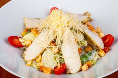 Lezzetli ceasar Salata tavuk
