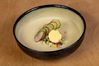 Okroshka kefir ve sebze ile