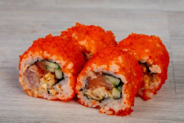 Yılan balığı ile Japon geleneksel rulo