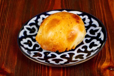 Özbek geleneksel samosa plaka