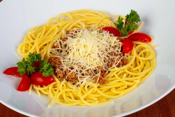 Вкусные Спагетти Болоньезе Помидорами — стоковое фото
