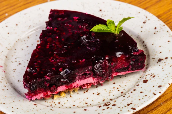 Süßer Leckerer Kuchen Mit Sahne — Stockfoto