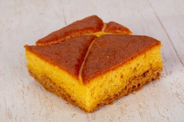 Lezzetli pandispanya ower ahşap arka plan