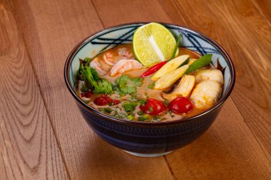 Tay Tom Yam karides çorbası