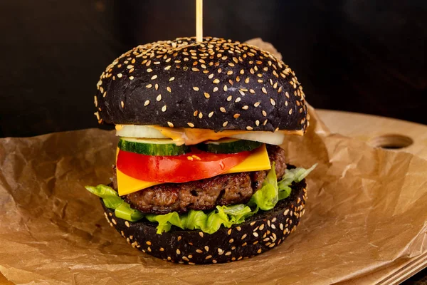 Hambúrguer Caseiro Saboroso Com Carne Queijo — Fotografia de Stock