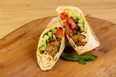 Shawarma falafel ve sebze ile