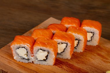 Japon geleneksel rulo somon ile 