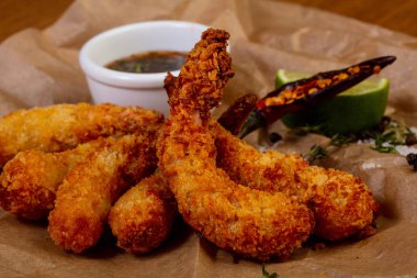 Tempura karides sos ve biber ile