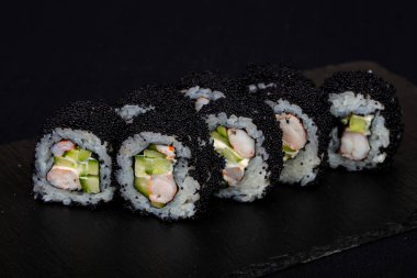 Karides ile Japon soğuk rulo