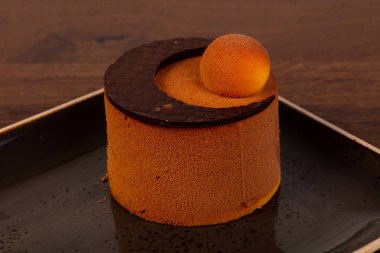 Çikolatalı mus plaka tatlı