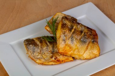 Kavrulmuş pike levrek plaka