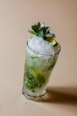 Mojito limon ve nane ile