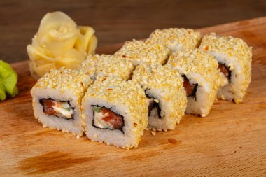 Japon geleneksel rulo somon ile 