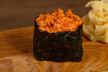 Japon tradtional baharatlı gunkan suşi