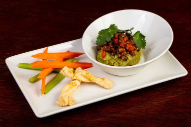 Taze guacamole DIP sebzeli