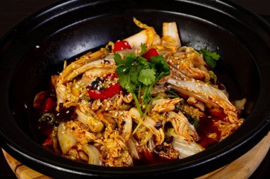 Kızarmış Çin lahanası biber ile