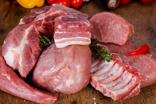 Carne Maiale Cruda Sfondo Legno — Foto Stock