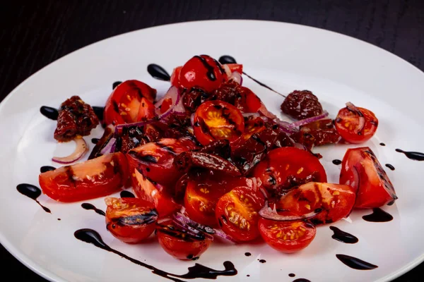 Deliziosa Insalata Pomodoro Con Salsa Teriyaki — Foto Stock