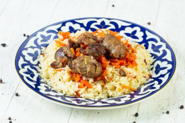 Havuç ve baharat ile kuzu pilav