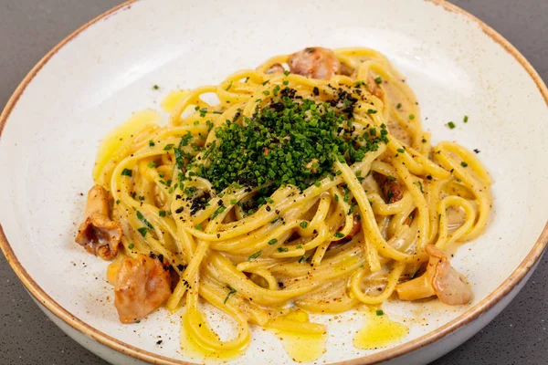 あんず茸のパスタ スパゲッティ — ストック写真