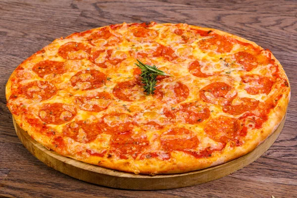 Гаряча Піца Пепероні Сиром Помідорами — стокове фото