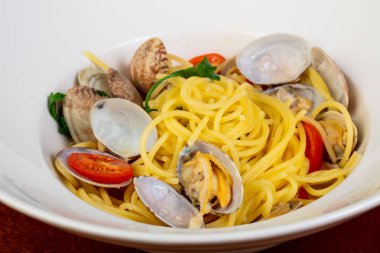 Makarna spagetti Vongole yumuşakça ile