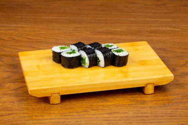 Lezzetli chuka sushi roll seti