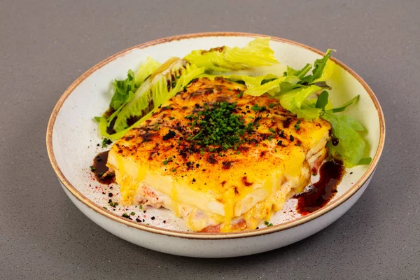 Croque Monsieur Smörgås Med Skinka — Stockfoto