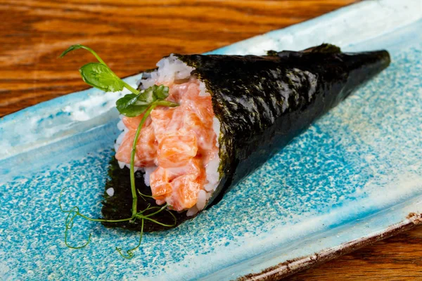 Japanse Handroll Temaki Met Vis Rijst — Stockfoto