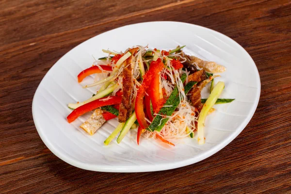 Aziatische Salade Met Zalm Huid Sakekawa — Stockfoto