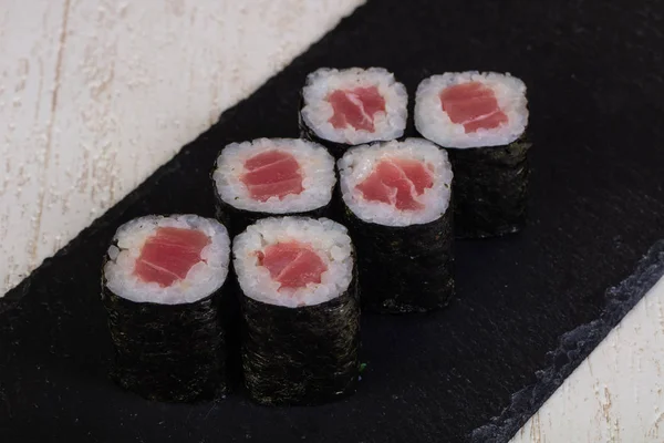 Rolo Frio Japonês Com Atum — Fotografia de Stock