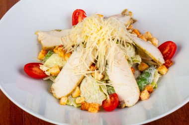 Lezzetli ceasar Salata tavuk