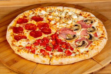 Pizza assortie et ve sebze ile