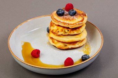 Böğürtlenli ve ballı krep