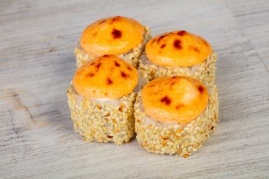 Japon pişmiş rulo ile balık