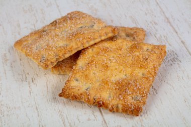 Şekerle kaplı lezzetli kraker kurabiye