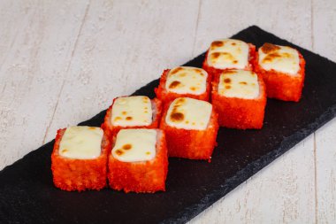 Japon pişmiş rulo ile balık