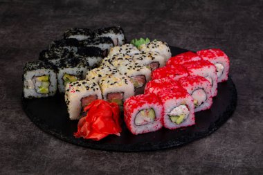 Japon Suşi ile çeşitli madde ayarla