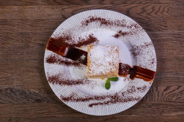 Nane yaprakları hizmet lezzetli Napoleon kek