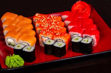 Japon geleneksel rulo ve suşi ayarla