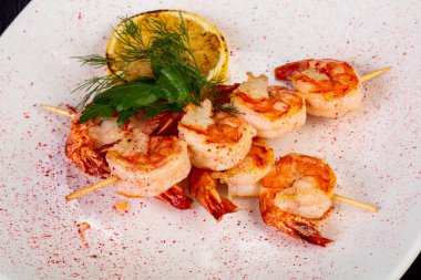 Sarımsak soslu lezzetli kaplan karides