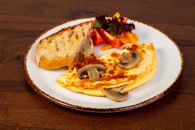 Omlet mantar ve domates