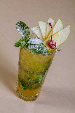 Kiraz Mojito apple ile hizmet