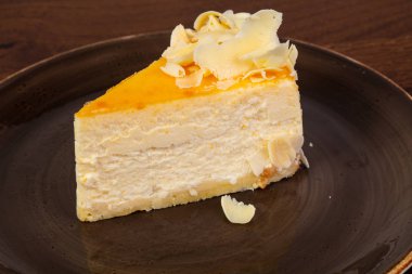 Tatlı lezzetli peynirli kek tabağı