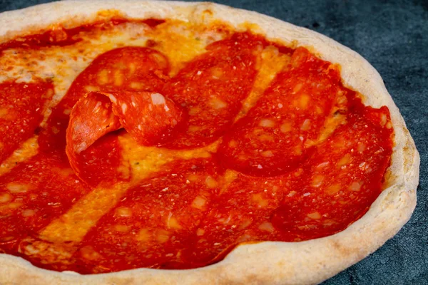 Famous Pizza Pepperoni Cheese — Stock Photo, Image