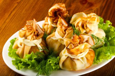 Et ile doldurulmuş krep