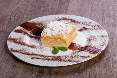 Nane yaprakları hizmet lezzetli Napoleon kek