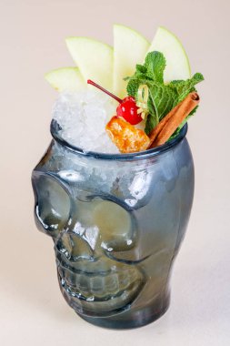 Mojito elma ve tarçın ile