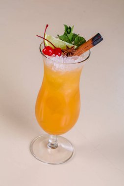 Tekila sunrise nane ile kokteyl