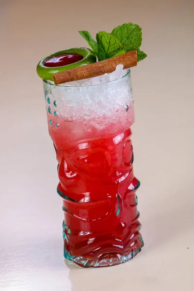 Sweet Och Kalla Jordgubbe Cocktail — Stockfoto